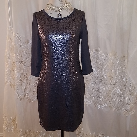 Old Navy Dresses & Skirts - Gray sequined dress